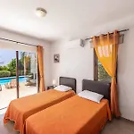 Villa Anna 2 *